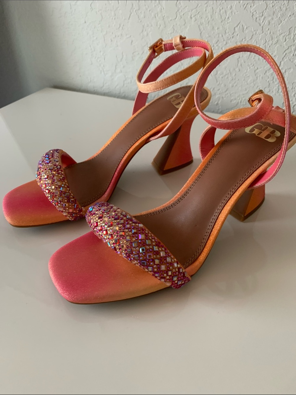 NWT Gianni Bini Razl-Dazl Ombre Rhinestone Strap Sculptural Heels Size 8 - Picture 3 of 11